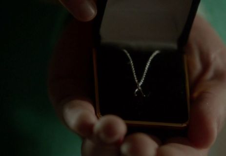 Chanel Oberlin's 'Reminder - Wish' Wishbone Pendant Necklace on Scream Queens