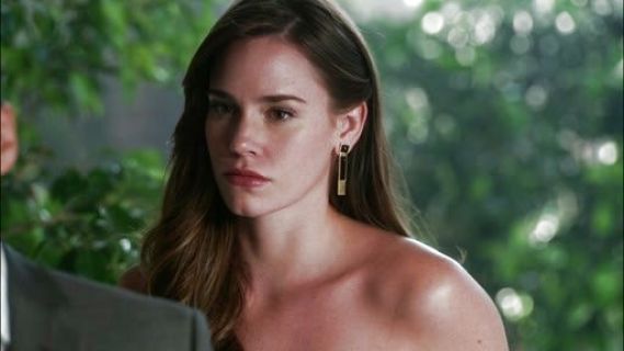 Charlotte Grayson 's Gold-Tone Black Onyx Rectangle Linear Drop Earrings on Revenge