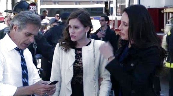 Charlotte Grayson 's Napa valley coat on Revenge