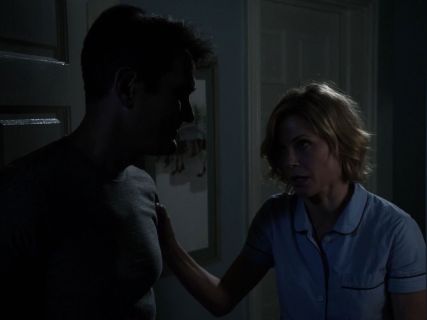 Claire Dunphy's Blue Short Sleeve Piped Pajamas on Modern Family