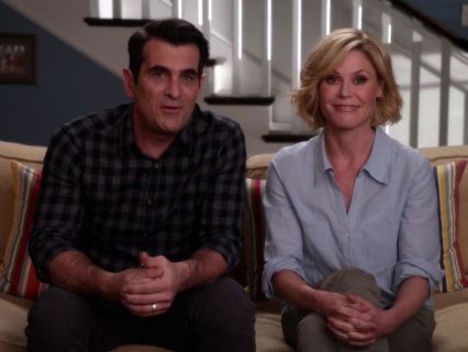 Claire Dunphy's Chambray Shirt on Modern Family