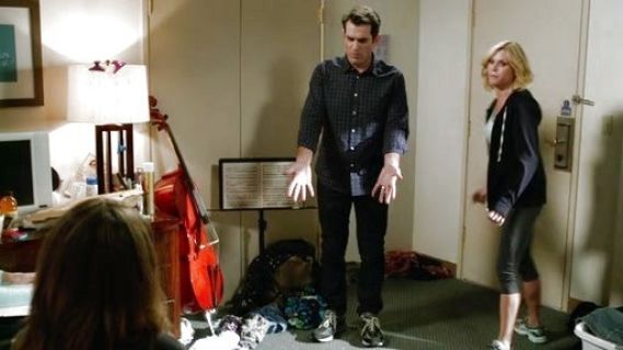 Claire Dunphy's GEL-Flux Running Shoe on Modern Family
