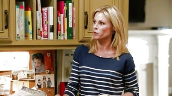 Claire Dunphy's Stripe sweater on Modern Family
