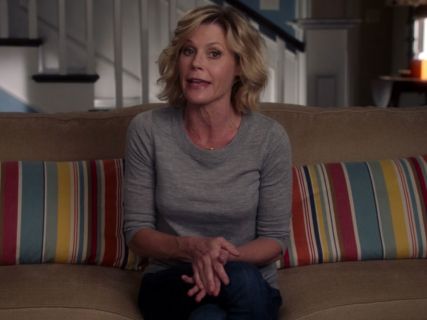 Claire Dunphy's TIPPI SWEATER on Modern Family