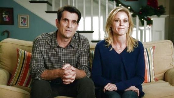 Claire Dunphy's V Neck Sweater on Modern Family