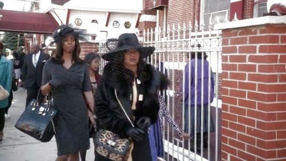 Cookie Lyon's twist lock detail dress on Empire