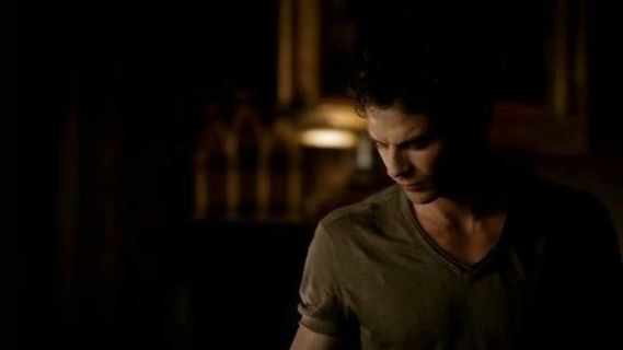 Damon Salvatore's Short Sleeve Linen V-Neck on The Vampire Diaries