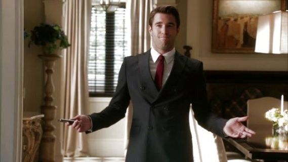 Daniel Grayson's double breasted suit on Revenge