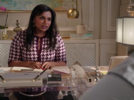 Dr. Mindy Lahiri's houndstooth pattern cardigan on The Mindy Project