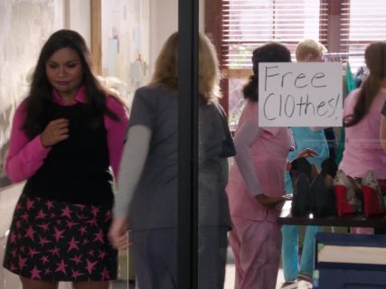 Dr. Mindy Lahiri's star embroidered mini skirt on The Mindy Project