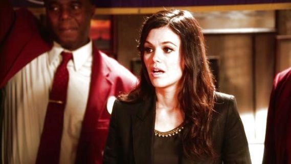 Dr. Zoe Hart's Chevron Earrings on Hart of Dixie