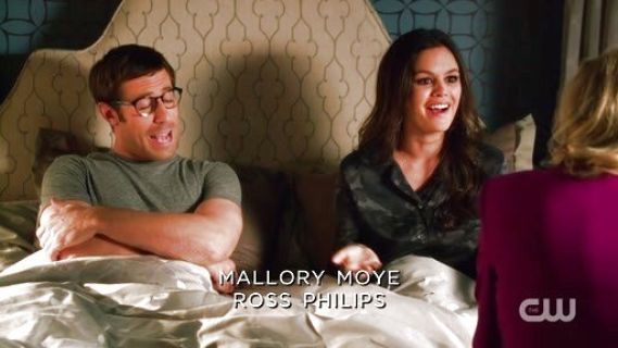 Dr. Zoe Hart's Lillian Silk Pajama Set in Traditional Camo on Hart of Dixie