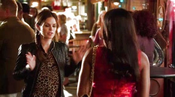 Dr. Zoe Hart's Quilted leather jacket on Hart of Dixie