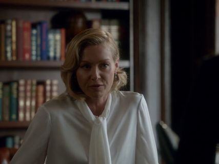 Elizabeth North's Handmade Pearl and Crystal Earrings on Scandal