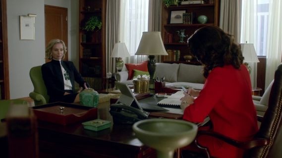 Elizabeth North's One-Button Jacket with Mandarin Collar on Scandal