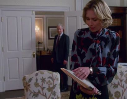 Elizabeth North's Patchwork Fox Fur Jacket, Leaves Print Silk Shirt & Stone Washed Stretch Denim Pant on Scandal