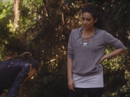 Emily Fields' Lace-Up Hoodie on Pretty Little Liars