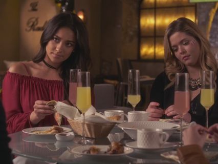 Emily Fields' Red Open Shoulder Top on Pretty Little Liars