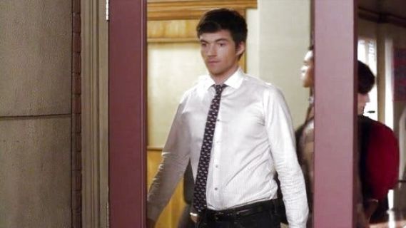 Ezra Fitz's Narrow Scottie Dog Tie on Pretty Little Liars