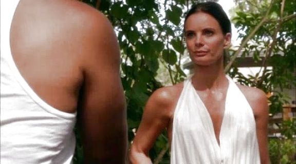 Fiona Glenanne's Drape Halter Top on Burn Notice