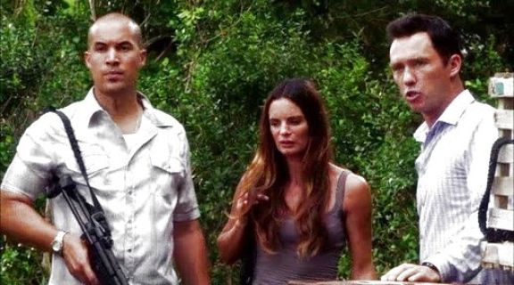 Fiona Glenanne's Top on Burn Notice