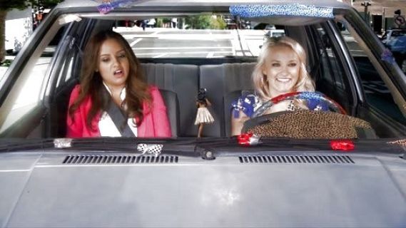 Gabi Diamond's Floral Printed Top on Young & Hungry