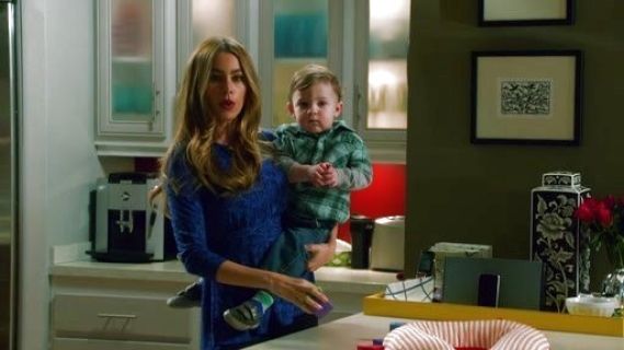 Gloria Pritchett's Knit Chain Top in Blue on Modern Family