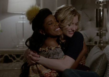 Grace Gardner's Doubletime Ring on Scream Queens