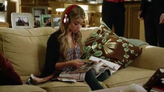 Haley Dunphy's A-Line Camisole on Modern Family