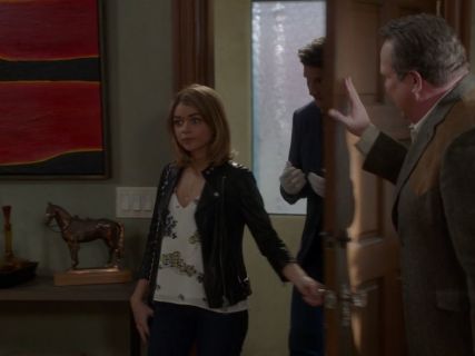 Haley Dunphy's Renne Silk Top on Modern Family