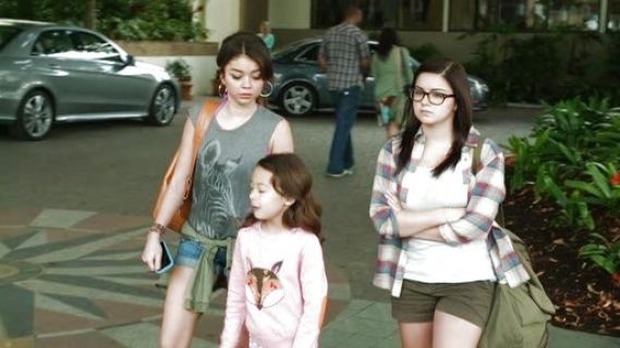 Haley Dunphy's Zebra Vintage Crop Tee on Modern Family