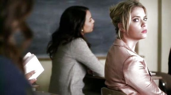 Hanna Marin's Abi Blazer on Pretty Little Liars