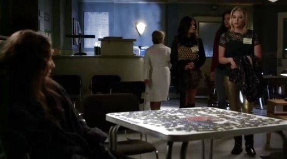 Hanna Marin's Coated Metallic Mid-Rise Leggings on Pretty Little Liars