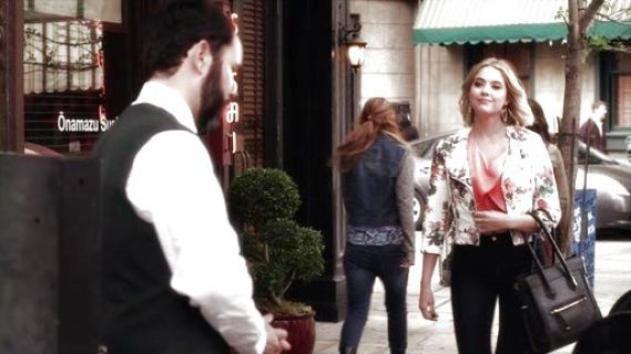 Hanna Marin's MICHALIK Shoulder Bag on Pretty Little Liars