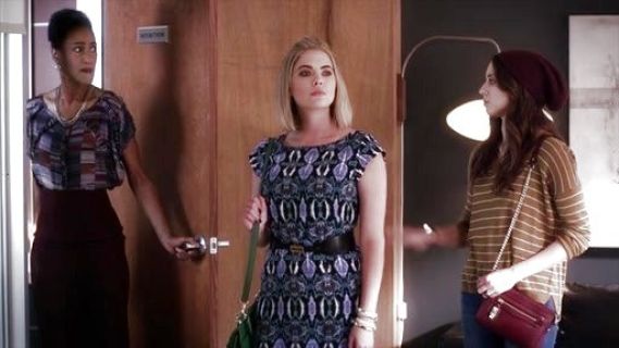 Hanna Marin's Shift Dress w/ Trimming on Pretty Little Liars