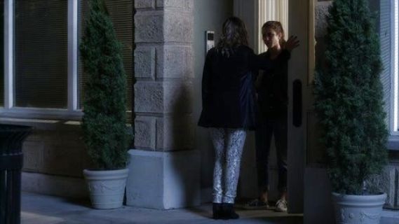 Hanna Marin's The Skinny Orchid Lace-Overlay Skinny Jeans on Pretty Little Liars