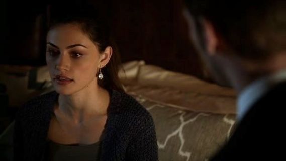 Hayley Marshall's AE Soft Tiered Babydoll Dress on The Originals