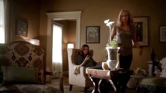 Hayley Marshall's Swingy Thermal Top on The Originals