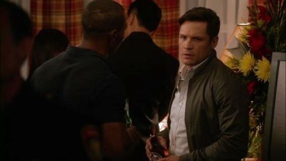 Jack Porter's Khaki Longline Bomber Jacket on Revenge