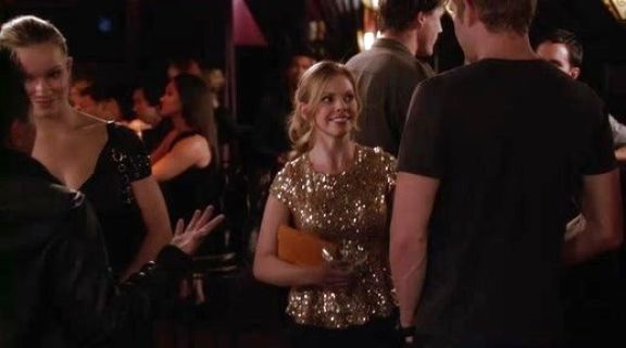 James Van Der Beek 's Envelope clutch on Don't Trust the B---- in Apartment 23