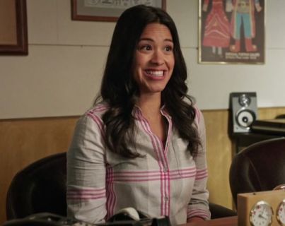 Jane Villanueva's Long-Sleeve Brushed Twill Plaid Shirt on Jane the Virgin