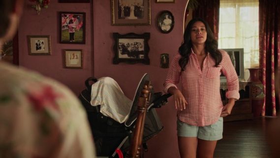 Jane Villanueva's Long-Sleeve Button-Front Shirt on Jane the Virgin