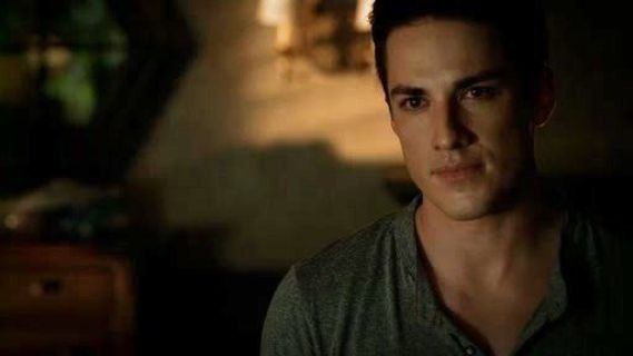 Jeremy Gilbert's Berke Urban Polo on The Vampire Diaries