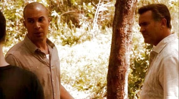 Jesse Porter's Short Sleeve Shirt on Burn Notice