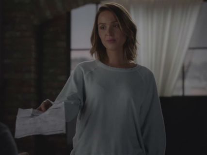 Jo Wilson's College Sweatshirt on Grey's Anatomy