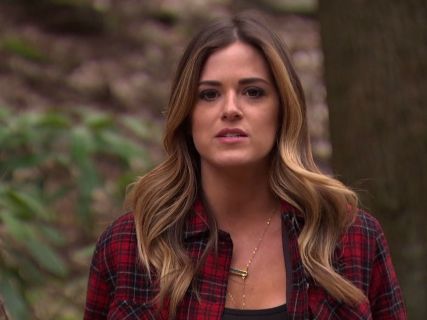 Jojo Fletcher's Bar Necklace on The Bachelorette