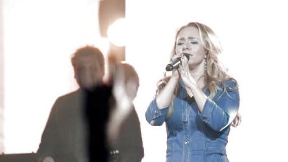 Juliette Barnes's Distressed stretch-denim mini dress on Nashville