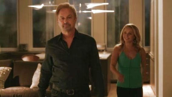 Juliette Barnes's Kristen Top on Nashville