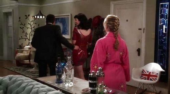 June Colburn's Loves Me/Loves Me Not Bathrobe on Don't Trust the B---- in Apartment 23