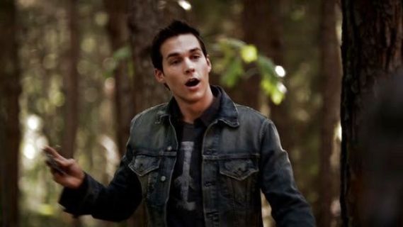 Kai's 'Painted Peace Sign' Graphic T-Shirt on The Vampire Diaries